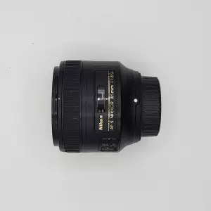 لنز حرفه ای نیکون85 میلیمترf1.8 دست دوم